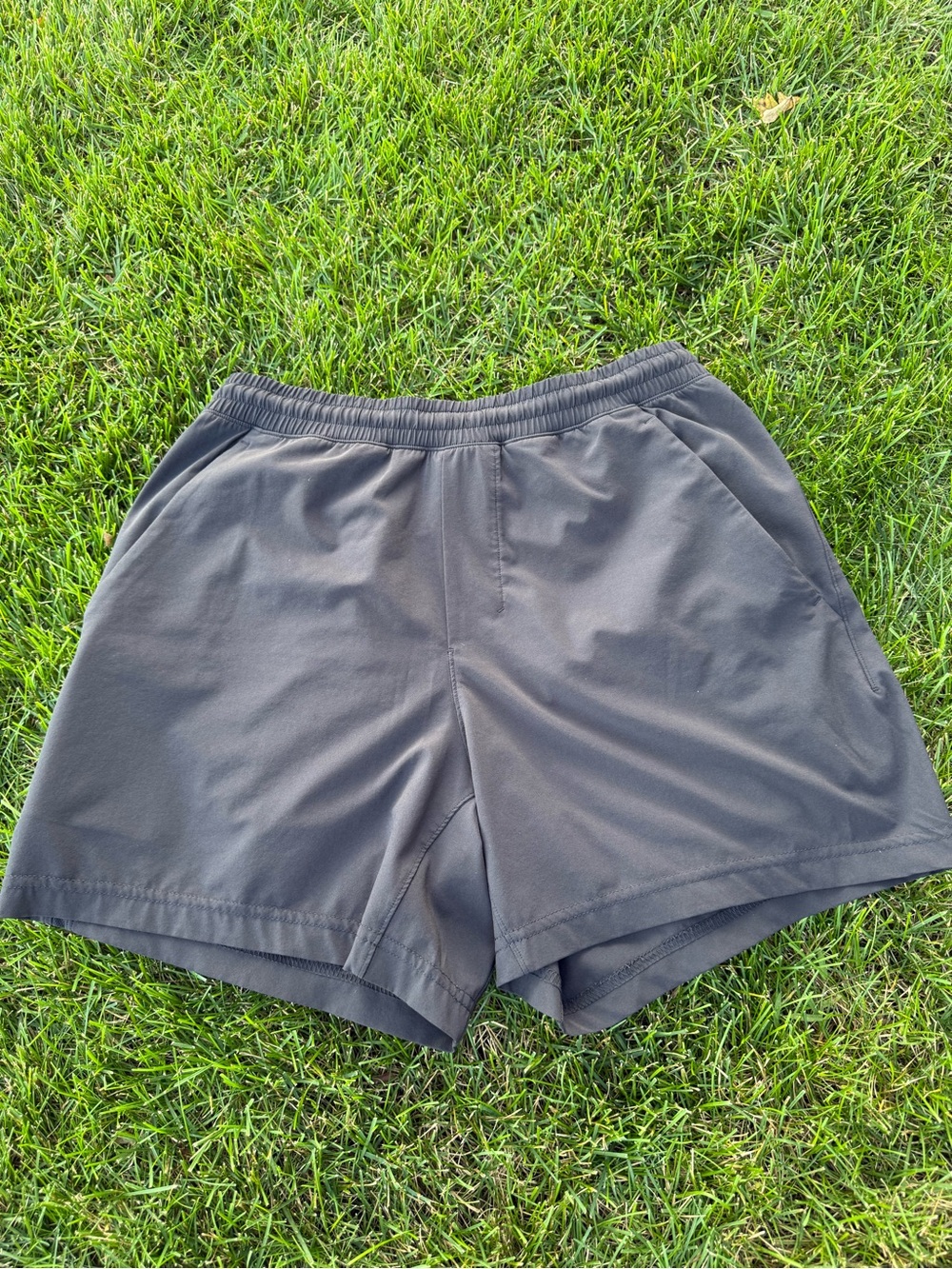 lululemon Men’s Athletic Shorts M Pockets Drawstring Running Gym